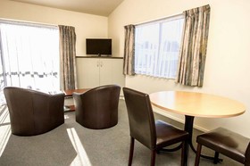 Peninsula Motel