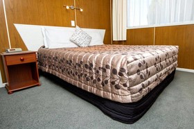 Peninsula Motel