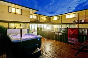 Albany Oak Motel