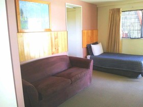 Avondale Motor Inn