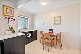 Best Western Newmarket Inn & Suites