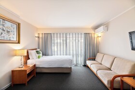 Best Western Newmarket Inn & Suites