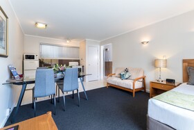 Best Western Newmarket Inn & Suites