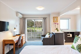 Best Western Newmarket Inn & Suites