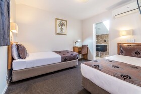 Best Western Newmarket Inn & Suites