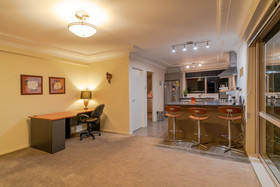 Birkenhead Super Cozy & Comfort Shared Room