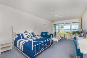 Waiheke Waterfront Lodge