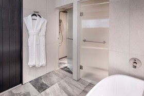 DoubleTree by Hilton Karaka