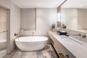 DoubleTree by Hilton Karaka