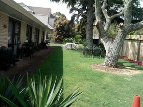Dukes Midway Lodge
