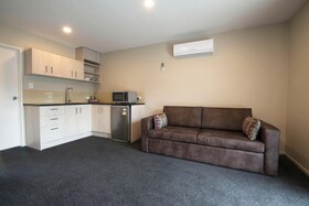 Ellerslie Palms Motel