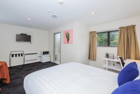 Greenlane Motel