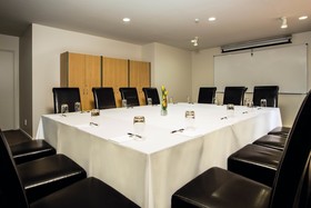 Greenlane Suites