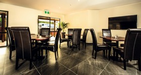 Greenlane Suites