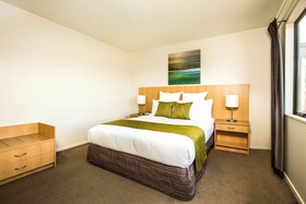 Greenlane Suites