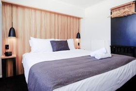 No. 9 Hotel