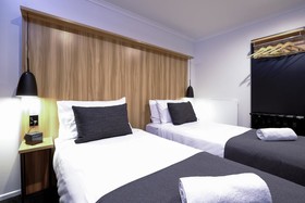 No. 9 Hotel