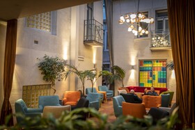 Hotel DeBrett