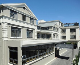 Kiwi International Hotel