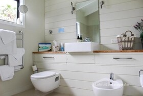 Le Chalet Waiheke Apartments