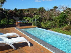 Le Chalet Waiheke Apartments