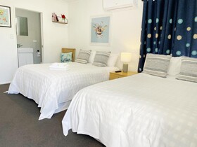Pupuke Manor Motel