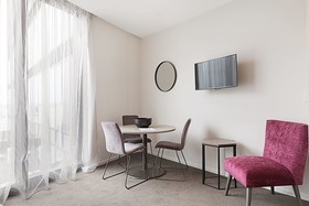 Ramada Suites by Wyndham Victoria Street West