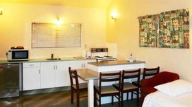 Rayland Epsom Motel