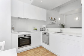 Renovated Apartment in Heart of CBD by Urban Butler