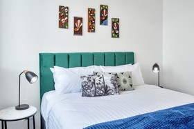 Roomie Apartments