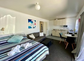 Summer Inn Motel