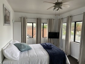 Summer Inn Motel