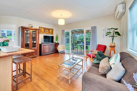 Sunny Grey Lynn Holiday Home