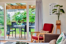 Sunny Grey Lynn Holiday Home
