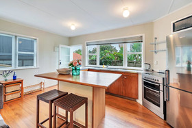 Sunny Grey Lynn Holiday Home