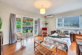 Sunny Grey Lynn Holiday Home