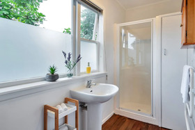 Sunny Grey Lynn Holiday Home