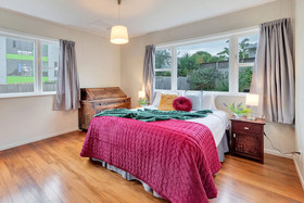 Sunny Grey Lynn Holiday Home