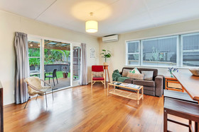 Sunny Grey Lynn Holiday Home