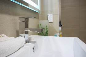 VR Queen Street Hotel