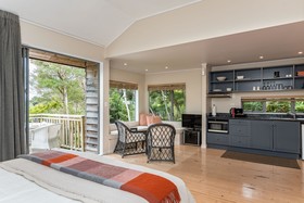 Bay of Islands Holiday Apartments and Campervan Park Trading Ltd.