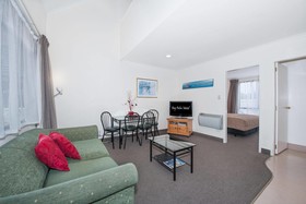 Bay Palm Motel