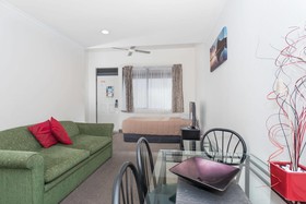 Bay Palm Motel