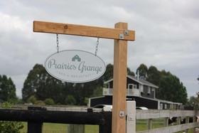 Prairies Grange Bed & Breakfast