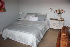 Prairies Grange Bed & Breakfast
