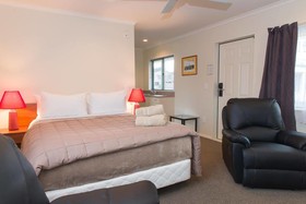 BK`s Settlers Motor Lodge