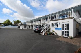Boundary Court Motor Inn