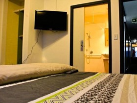 Eagles Nest Backpackers