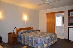 Grosvenor Motor Inn & Conference Centre