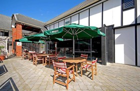 Grosvenor Motor Inn & Conference Centre